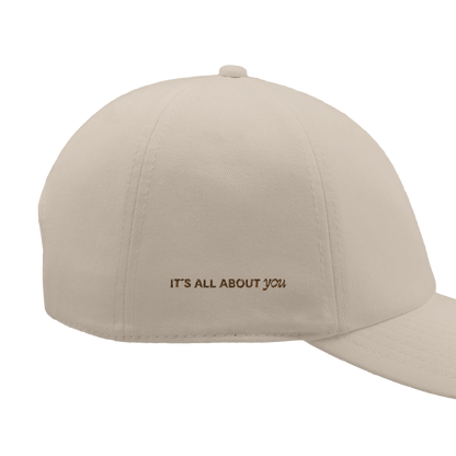 Beige caps med logo på siden