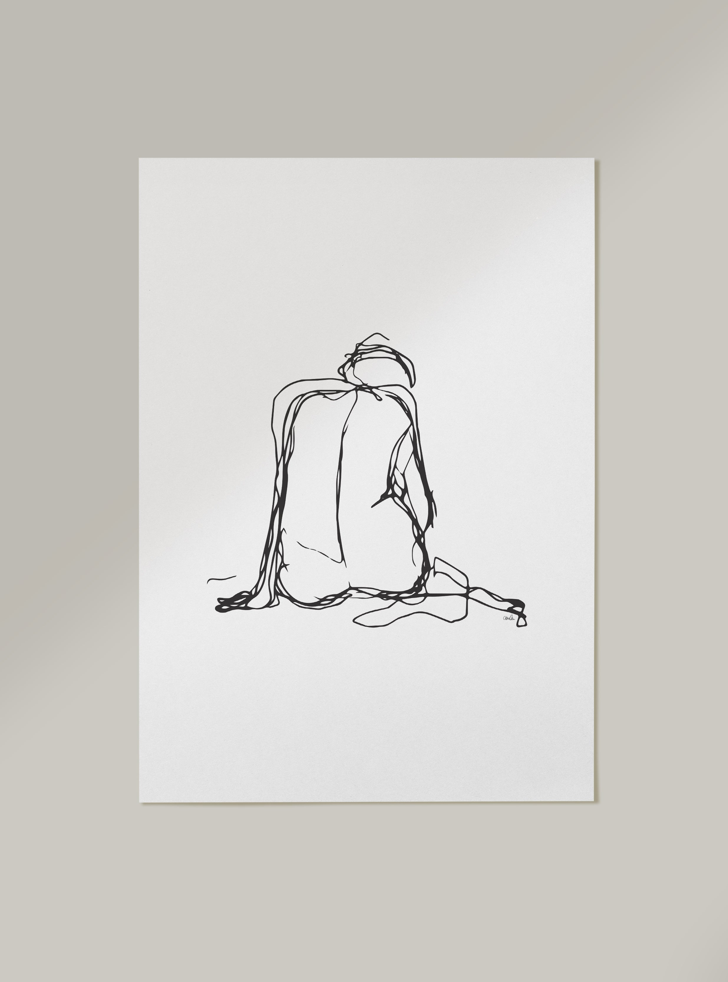 Hun sitter,  Fine Art Print
