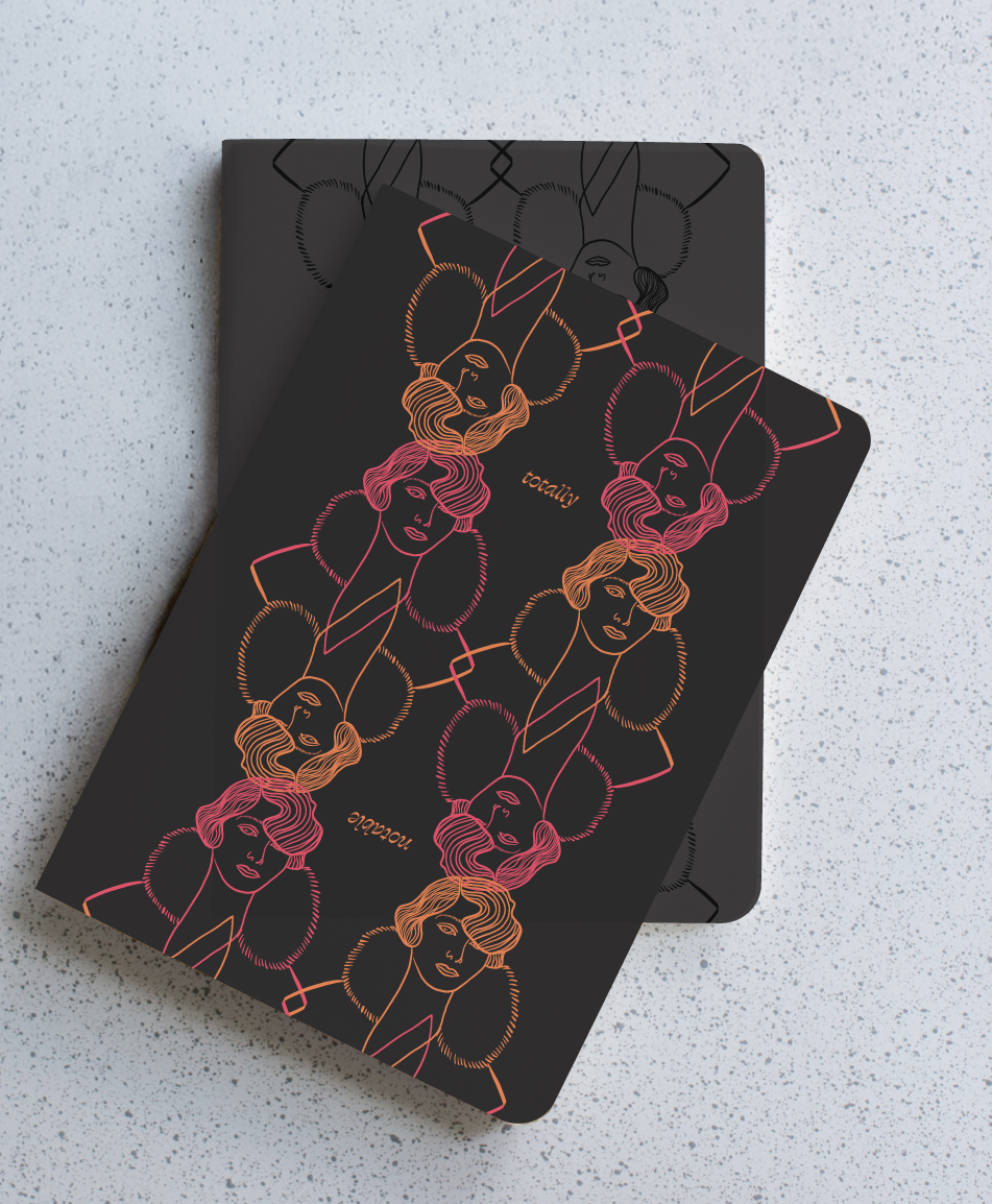 Notatbok, svart, blanke ark uten linjer eller ruter